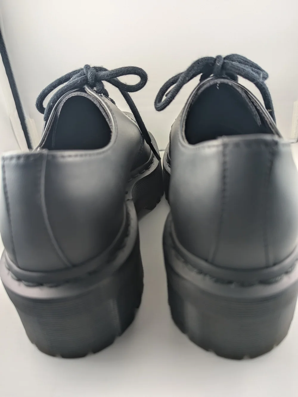 Doc Dr Martens 30651 Chunky Black Leather Low Top Platform Shoes Women's Sz 7M